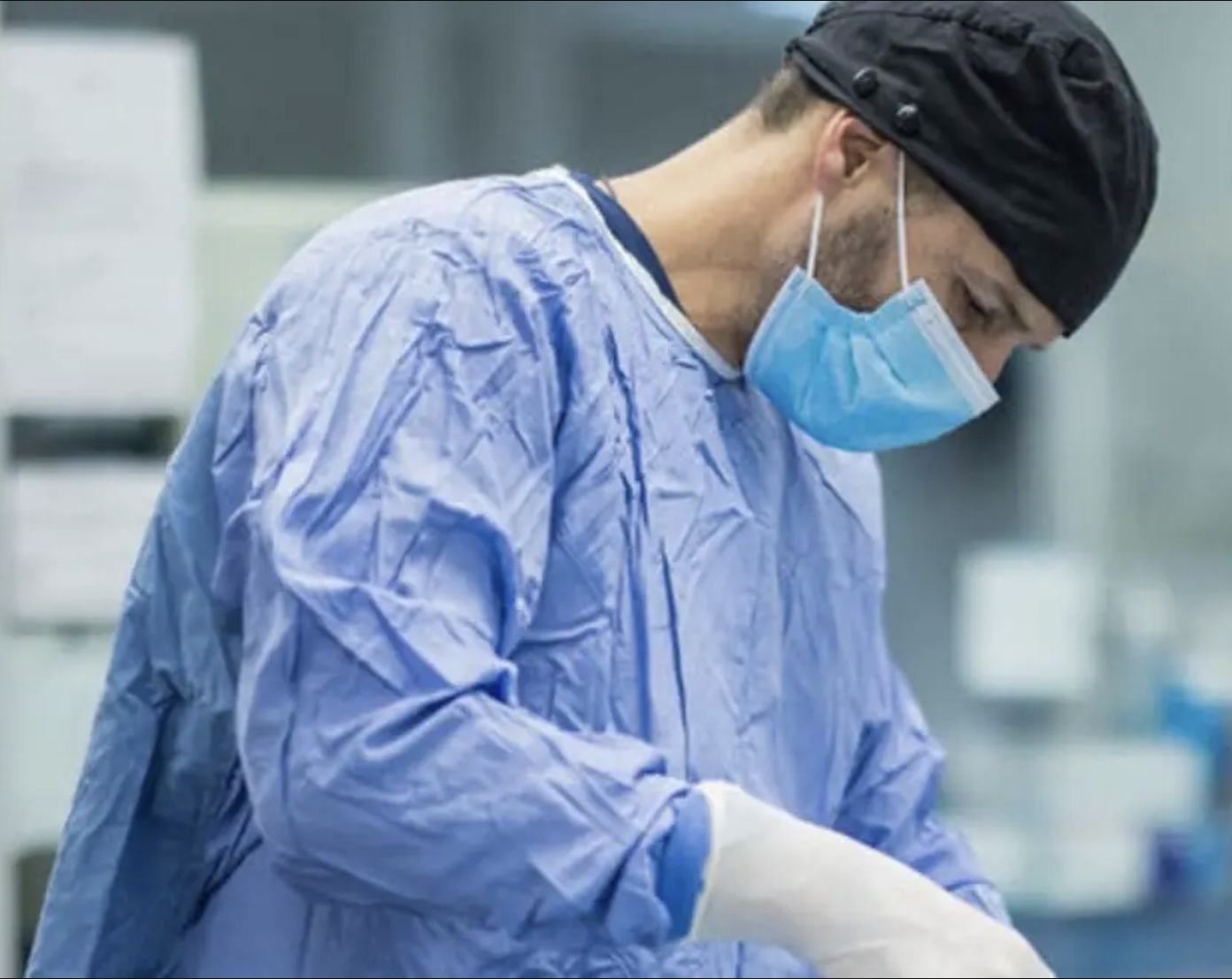 Dr. Tomas Infernuso DVM DACVS performing surgery